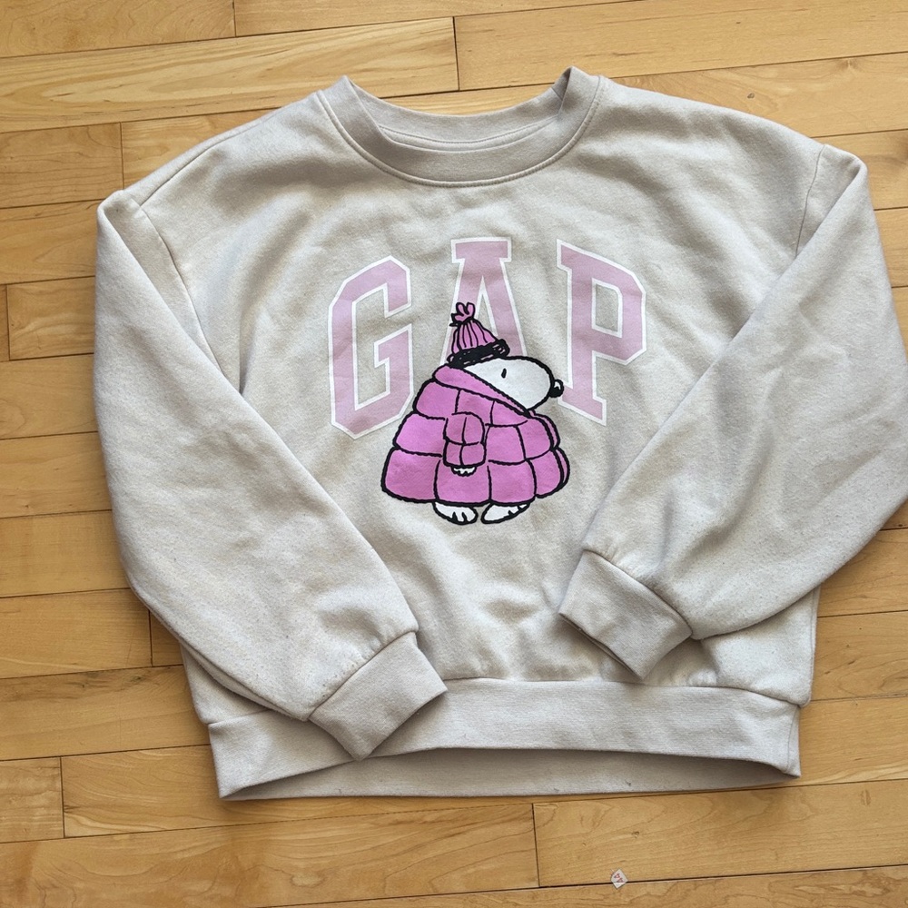 GAP Cream Sweatshirt with Pink Snoopy Design